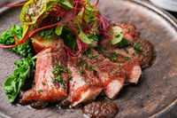 希少和牛を堪能できる『糸島牛炭火焼きと温野菜』