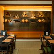 接待向けコースや、個室の相談に加えて、「ナパワインを飲みたい」といったワインのリクエストにも対応可。大切な接待・会食時にもぜひ相談を。「海外のお客様に日本の伝統を紹介する」場面にも心強い存在です。