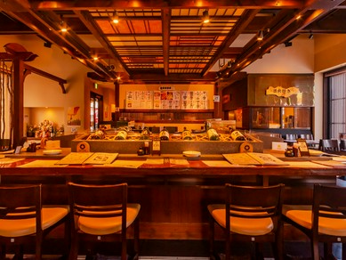 デートの食事は、楽しくて素敵な時間を過ごせる場所で