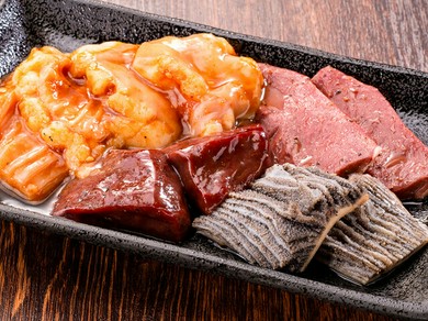 名物和牛ホルモン5種盛り