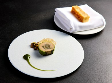 掛川の煎茶を纏った『フォアグラのテリーヌ 掛川茶仕立て』