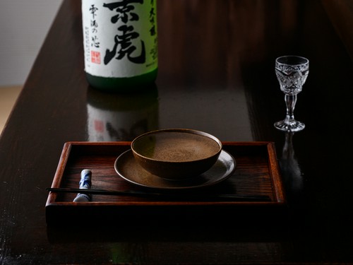 一合二杓の日本酒を馬上盃で味わう趣向も人気