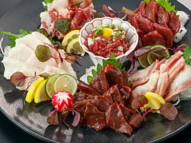 【藤畜産】名物『馬刺し盛り合わせ』