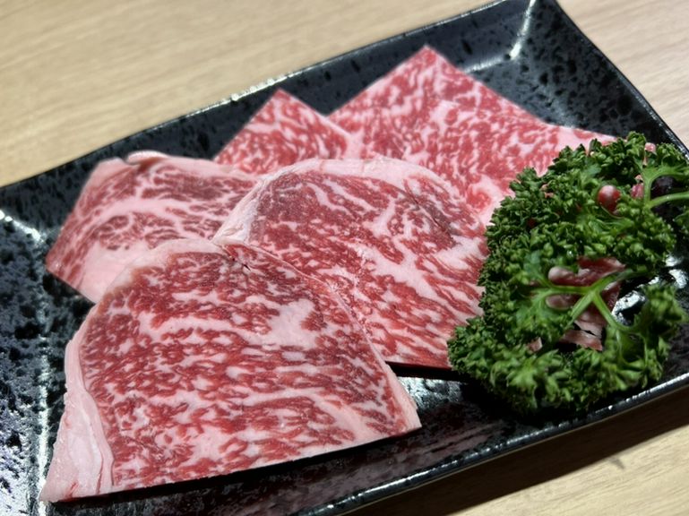 きめ細やかな霜降り肉に心が躍る『和牛上ロース』