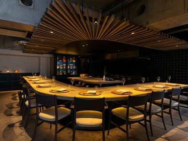 居心地のよさを追求した客席は、優美でシンプルなデザイン