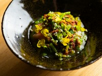 緩急ある味わいと食感が隠れた『兵庫県香住漁港 香箱蟹 アスパラ菜の菜の花』