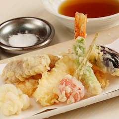 料理人の熟練の技が光り、食感と旨みを楽しめる『天ぷら』