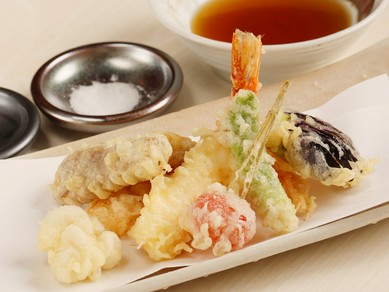 料理人の熟練の技が光り、食感と旨みを楽しめる『天ぷら』