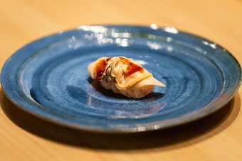 研究を重ねた、絶妙な食感と香り『煮蛤』