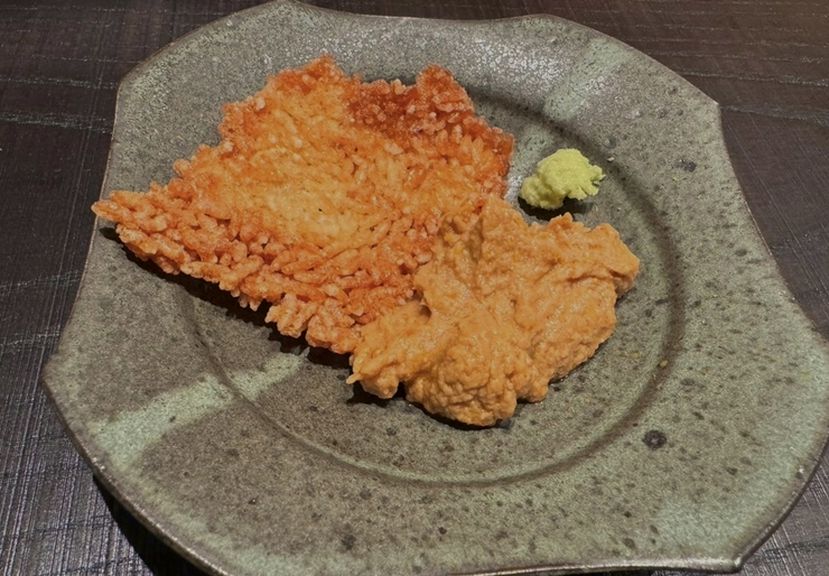 五味の絶妙バランス『あん肝のペーストとシャリせんべい』