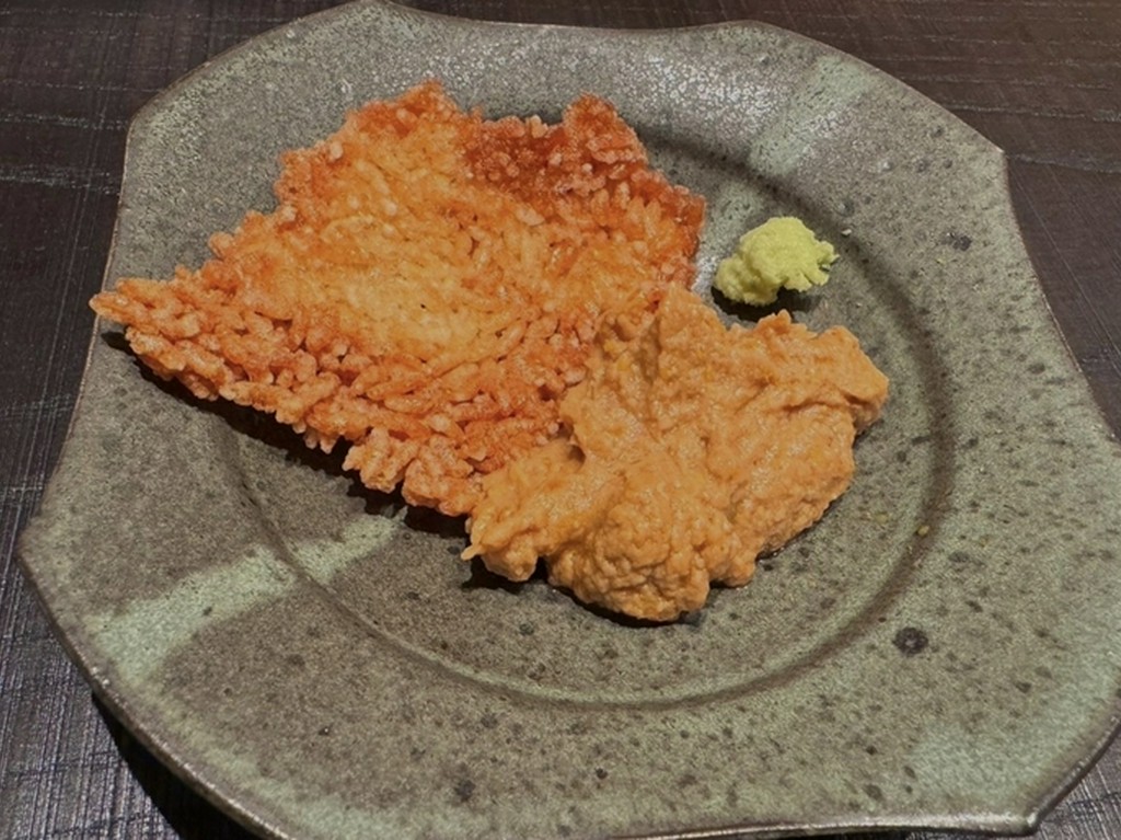 五味の絶妙バランス『あん肝のペーストとシャリせんべい』