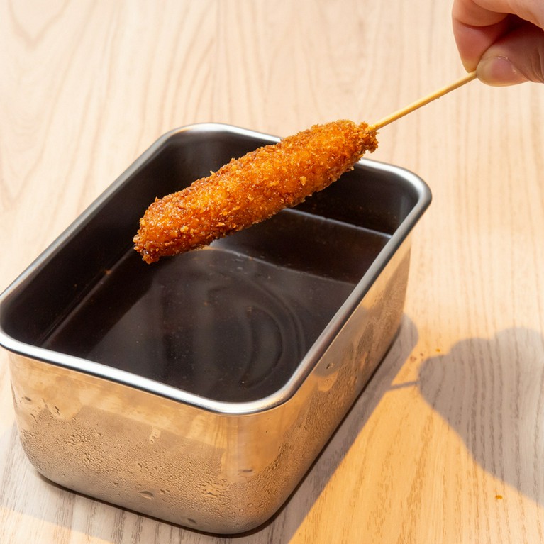お一人様にぴったり！アツアツの串揚げで一人時間を満喫