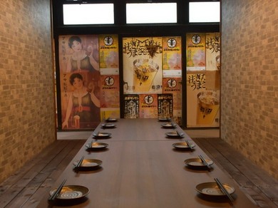 2名から利用でき、心地よい雰囲気が漂う個室を完備