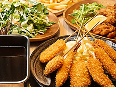 バラエティー豊かに食材を揃えた『串カツ盛り合わせ7本セット』