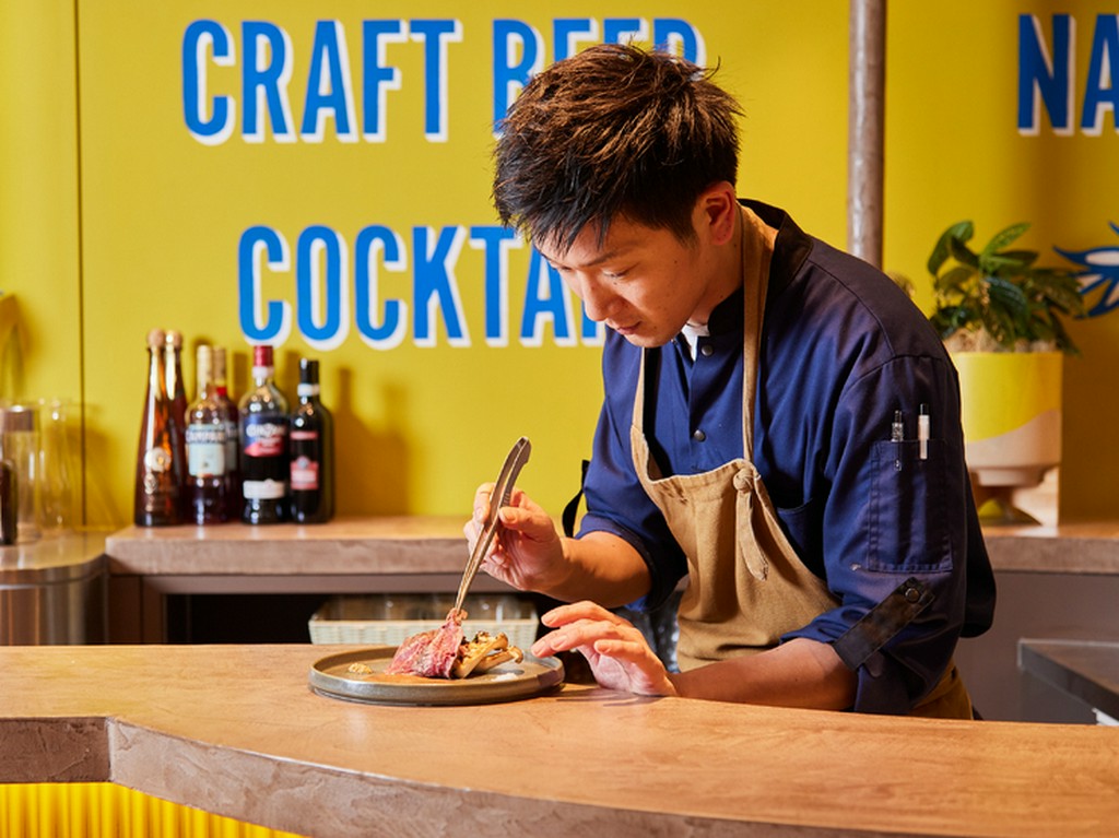 那覇の中心地で、カフェメニューから本格的BBQまで