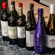 旬を迎えた海の幸とのマリアージュを楽しめるワインも、イチオシの銘柄をセレクト。上質なワインも多数取り揃えています。当日のワインの品揃えは、ぜひお店にて確認を。