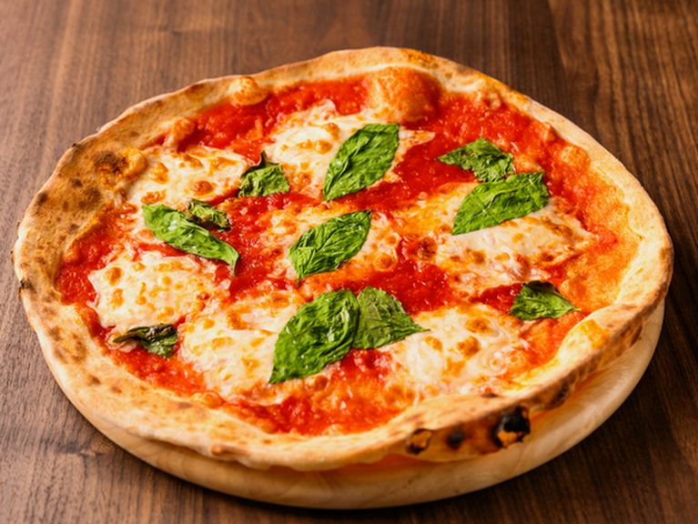 世界のワインや樽生･ハイボール･サワーにカクテル等の飲み放題が付いた､ランチ限定のお得なコースです♪