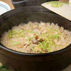五感を使って旬を堪能できる『季節の土鍋ご飯』