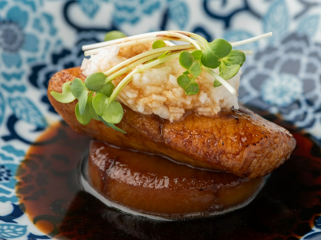 素材の旨みと食感を活かした一皿『ぶりと大根のステーキ』