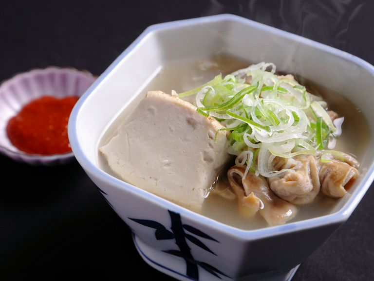 オーダー必至の人気メニュー『塩もつ煮込み』