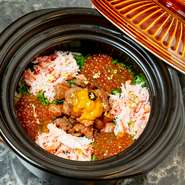 蓋を開けた瞬間、ふわりと立ち上る蒸気に心が躍る『究極の和牛釜飯ご飯』 