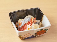 年末～春限定。北海道ならではの贅沢な美味『自家製紅鮭の飯寿司』