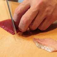 店では、熱海の新鮮な魚介類や、四季を感じる食材を厳選して使用しているんだとか。職人技が光る料理には、丁寧なこだわりが息づきます。その一つ一つが、贅沢な味わいと心地よい雰囲気を提供してくれるでしょう。