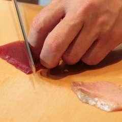 旬のおいしい食材を丁寧に、目にも鮮やかな一品に仕上げる