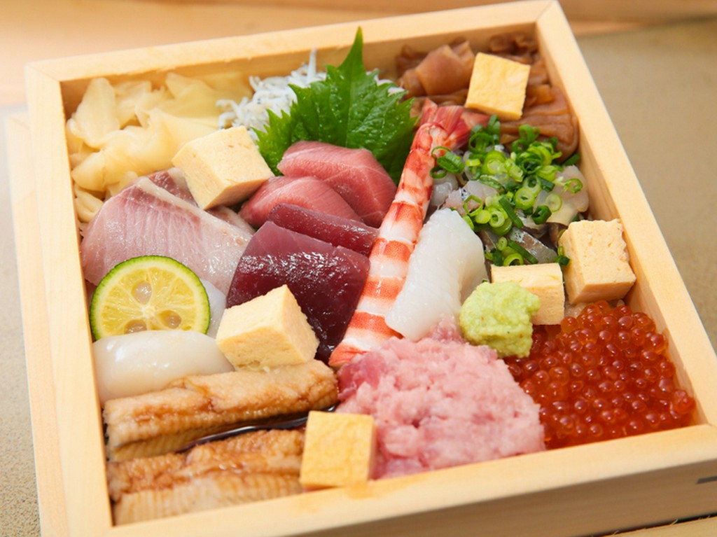 伝統を受け継いだ華やかなランチ『海鮮重』