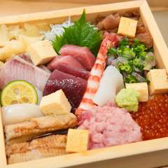 伝統を受け継いだ華やかなランチ『海鮮重』