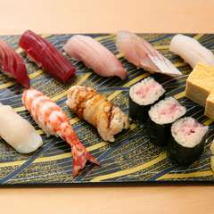 匠の手仕事が光る至福の味わい『握り鮨』
