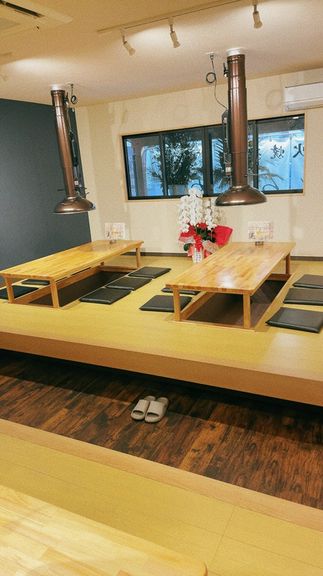 リラックスしてホルモンを楽しめる掘りごたつ席