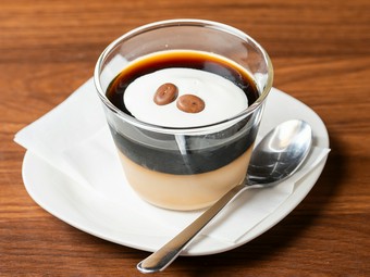 食後のデザートとしていかが。女性やお子さまに大人気、ほろ苦くさわやかな味わい『コーヒーゼリー』