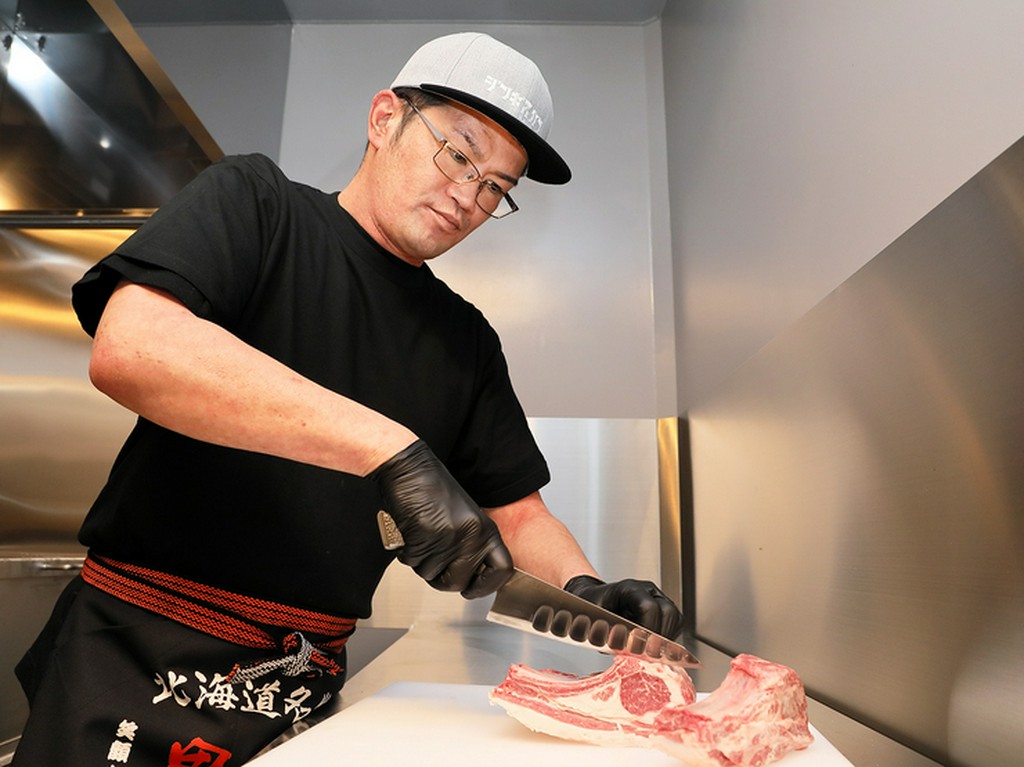 熟練の技で仕上げる、至福のジンギスカン体験