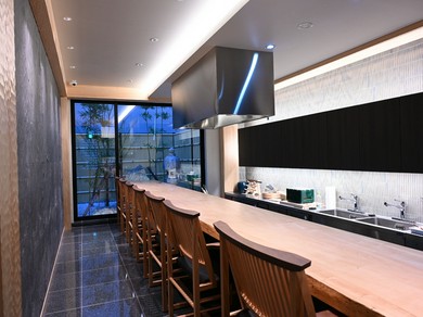 職人技を間近で味わう。非日常を届けるカウンター