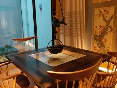 個室でゆっくりと。