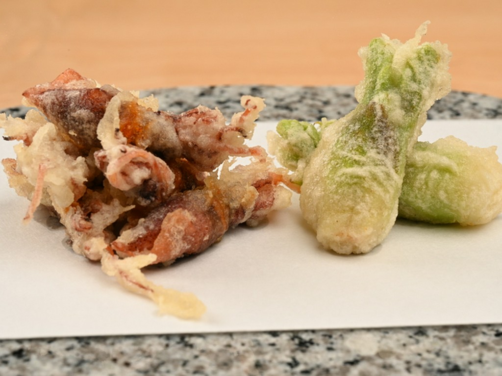 店主自ら市場で吟味した、旬の食材たち