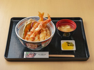 至福のひと時が口の中いっぱいに広がる『天丼』