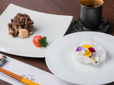 新趣向の焼肉コースに合う非日常空間、料理と器の調和も格別