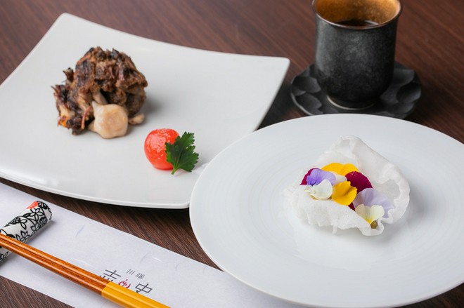 食器・内装にこだわっている