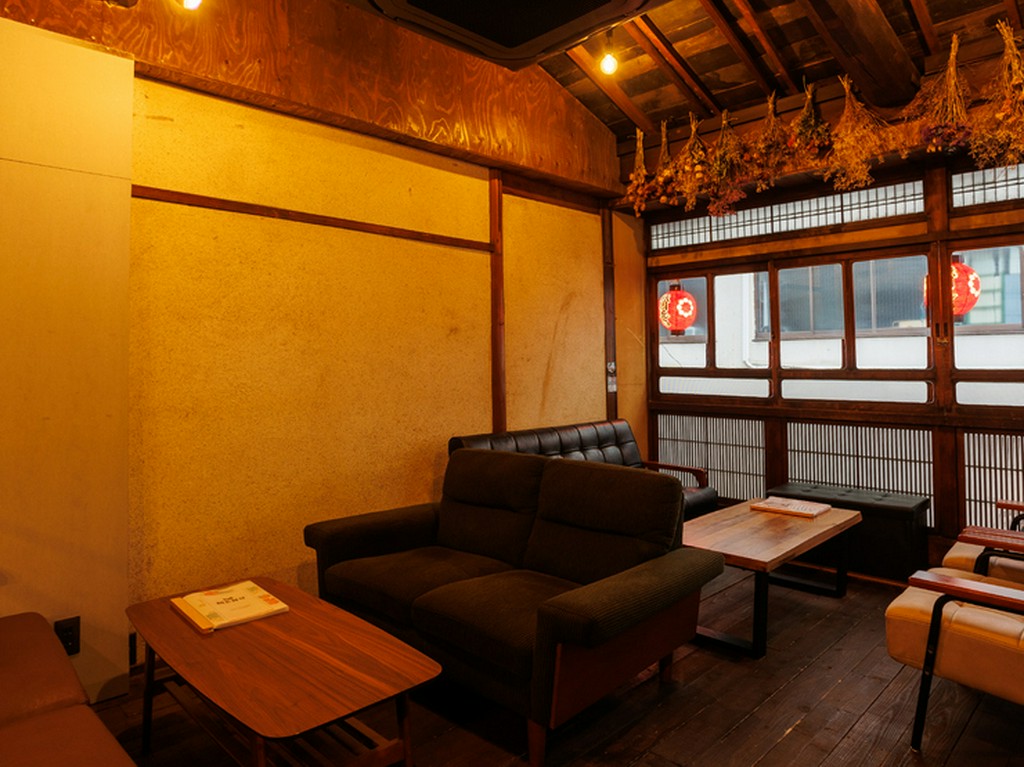 和と洋が融合した和モダンな空間で至福のひと時を