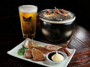 七輪で炙った熱々の、奥深い旨みを楽しむ『炙り盛り合わせ』