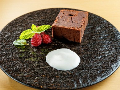 美味と会話を心穏やかに楽しみつつ、一層の親睦を深めて