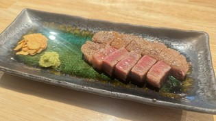 厳選された牛肉を求め、さまざまな産地から入手