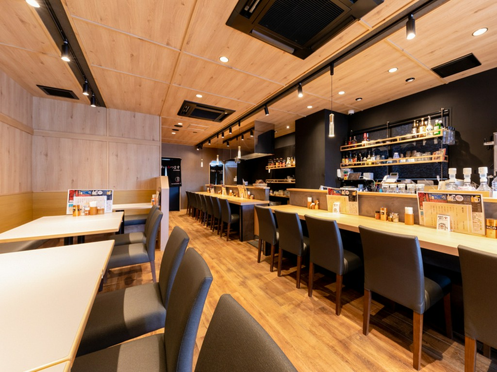 木目調のインテリアが広がり心が和む、和の癒し空間