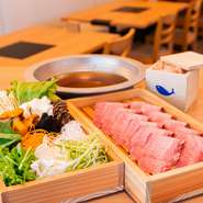 ･焼肉では味わえない､しゃぶしゃぶならではの食感をお楽しみください｡
･ご注文は二人前から承ります。