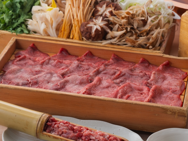 [Winter banquet/dinner] Seasonal dashi shabu-shabu! Chef's choice course featuring Wagyu black tongue and mushrooms with plenty of green onions