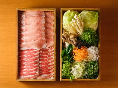 自慢の「出汁しゃぶ」と沢山の野菜をお召上がり下さい♪こちらのコースは出汁しゃぶ野菜お代わり自由付き！