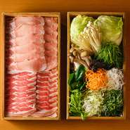 自慢の「出汁しゃぶ」と沢山の野菜をお召上がり下さい♪こちらのコースは出汁しゃぶ野菜お代わり自由付き！