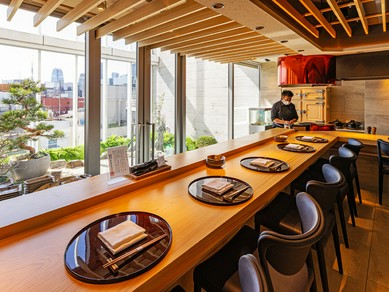 おいしい料理とお酒を、東京タワーを眺めながら